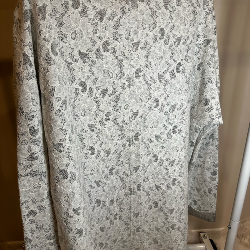 Kut from the Kloth Gray Lace V-Neck Sweater - Picture 4 of 5